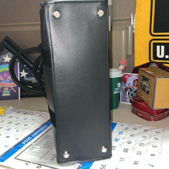 Authentic NWT Balenciaga Tote - Picture 4 of 10